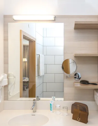 Das Bad in einem der Zimmer vom Hotel Das Himberg