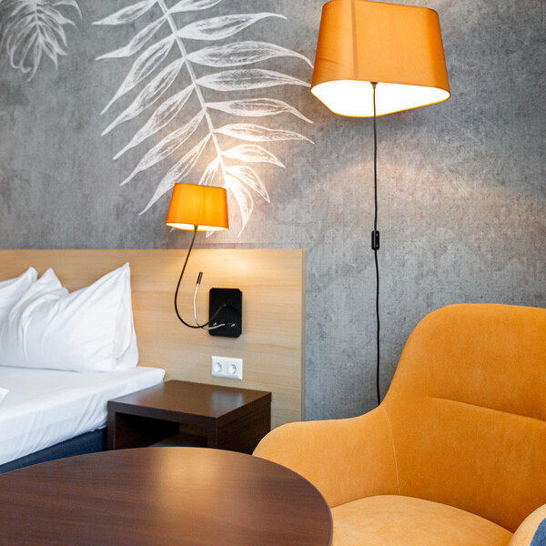 Detailaufnahme eines der modernen Zimmer im Hotel Das Himberg